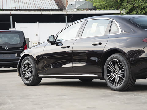 2025�� �Ŀ� E 260 L