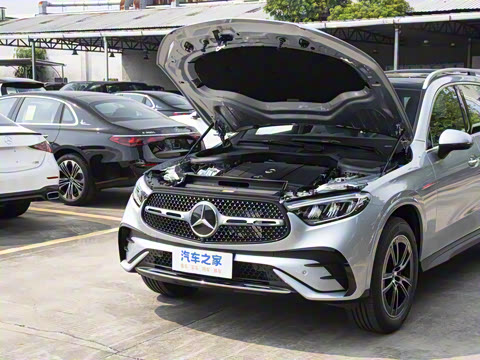 2025�� �Ŀ� GLC 260 L 4MATIC ������