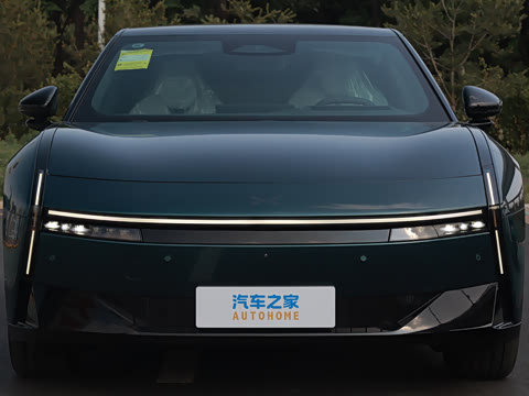 2025�� 702 Max