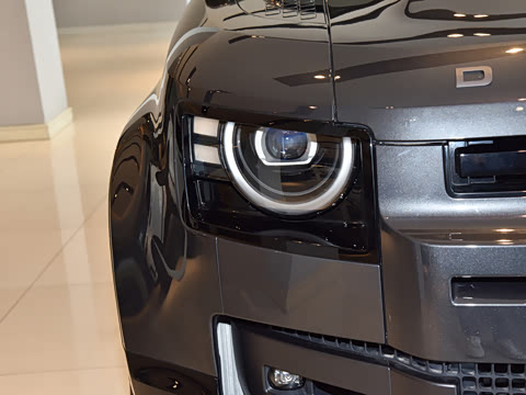 2026�� 110 3.0T P400 X-Dynamic HSE