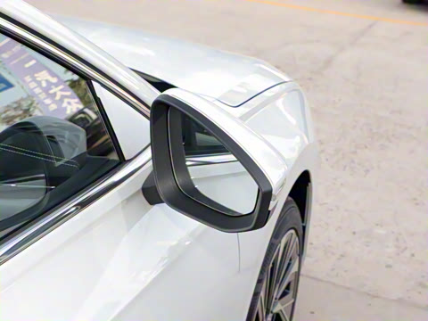 2026�� L 300TSI DSG ������