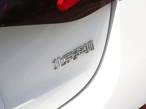 2026�� �Ŀ� E 300 L �����˶���