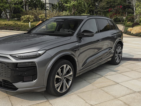 2026�� quattro Ǭ���Ǽݰ�