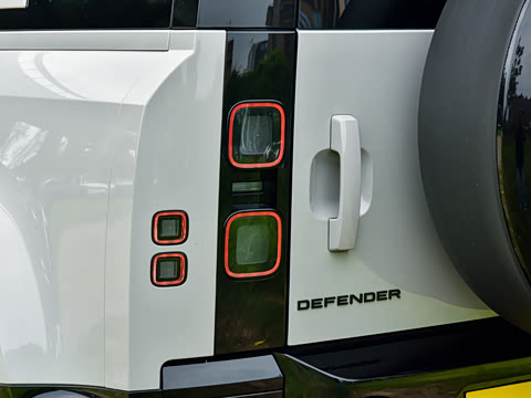 2026�� 110 3.0T X-Dynamic HSE