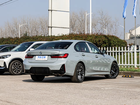 2026�� 330i M�˶���ҹ��װ