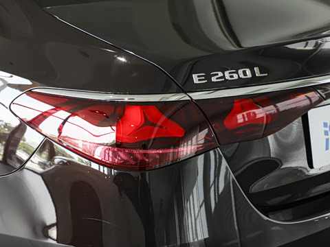 2026�� �Ŀ� E 260 L