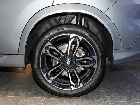 2025�� sDrive25i M�˶���װ