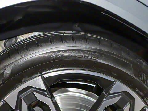 2025�� sDrive25i M�˶���װ