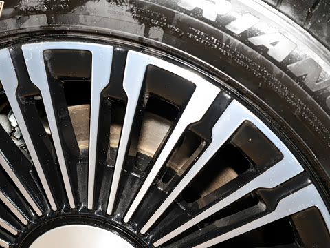 2026�� ���̰� 230�콢�� 7��