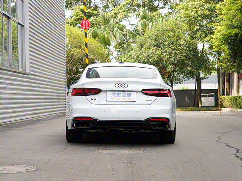 2025�� Sportback ��ذ� 40 TFSI quattro ����������