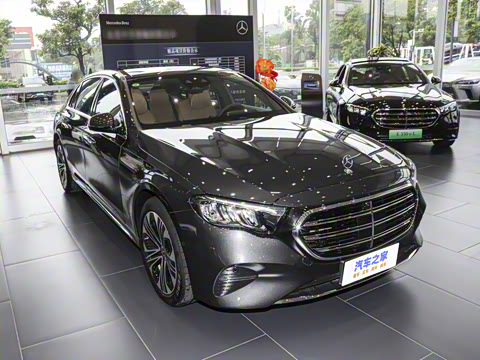 2025�� �Ŀ� E 300 L ������