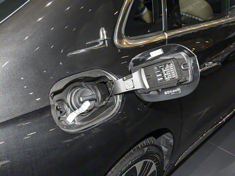 2025�� �Ŀ� E 300 L ������