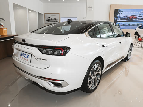 2025�� 2.0T EcoBoost ������