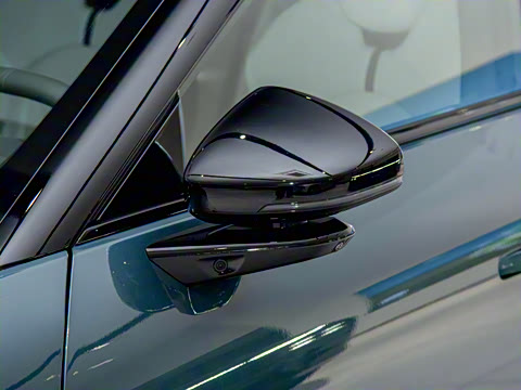 2025�� 702 ������ Ultra