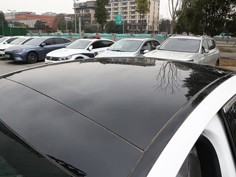 2026�� E 300 L �����˶���