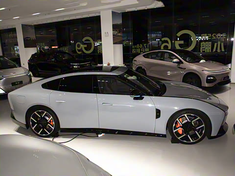 2025�� 702 ������ Ultra