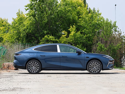 2026�� 225km EM-i Զ�����ǺӰ�
