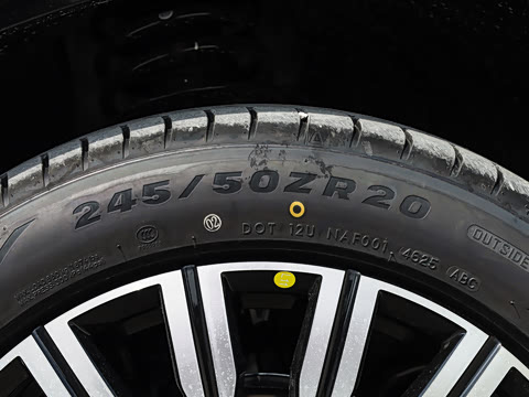 2027�� 2.0T ˫�������������