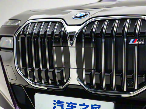 2023�� M760Le xDrive