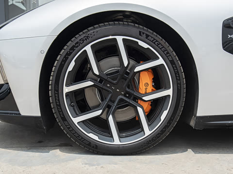 2025�� 702 ������ Ultra