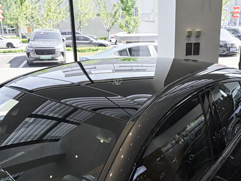 2026�� �Ŀ� GLC 260 4MATIC ����SUV
