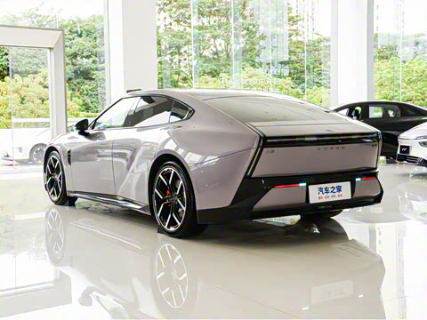 2025�� 702 ������ Ultra