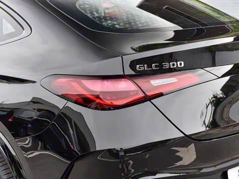 2025�� �Ŀ� GLC 300 4MATIC ����SUV