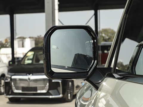 2025�� 210KM ����Ultra��