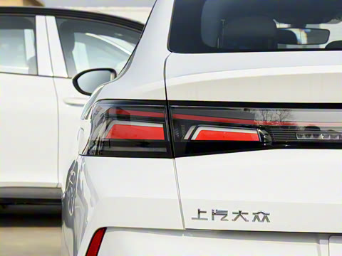 2026�� ���L 300TSI ��а�