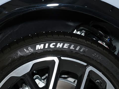 2026�� ���� 702 Max �콢��