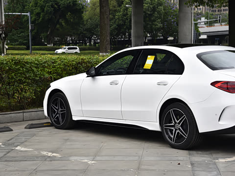 2026�� �Ŀ� C 260 L �ҹ�˶���