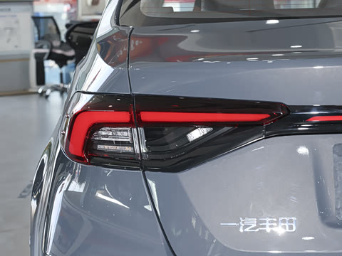 2026�� 1.8L ˫�� ��Ӣ��