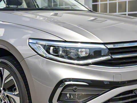 2025�� �Ŀ� 300TSI DSG���а�