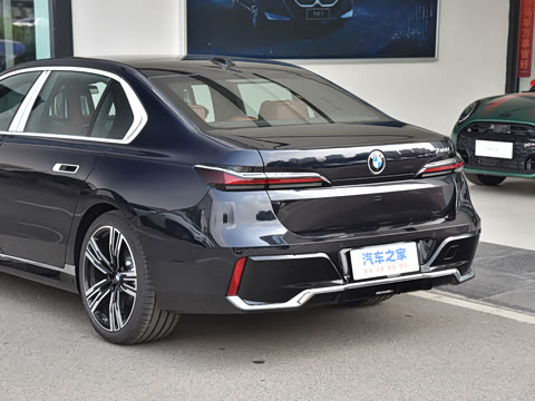 2026�� 740Li ������ M�˶���װ