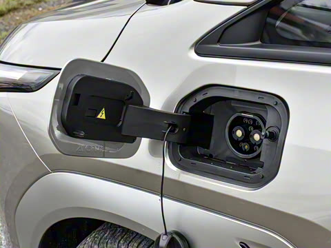 2025�� Plus 610 ������