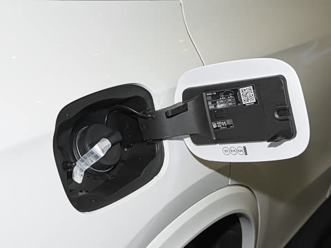 2026�� GLC 260 L 4MATIC ������