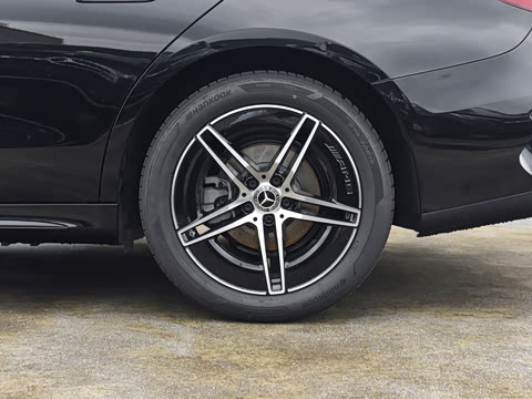 2026�� �Ŀ� E 260 �˶���