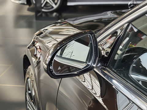 2026�� E 300 L ������