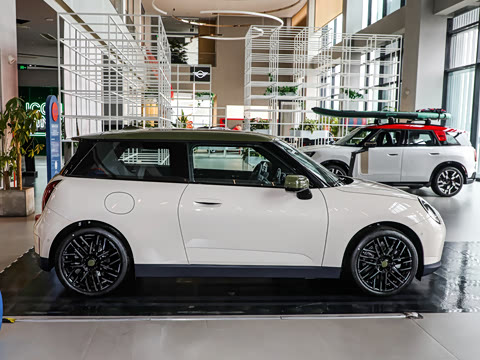 2025�� PAUL SMITH ���ʦ��