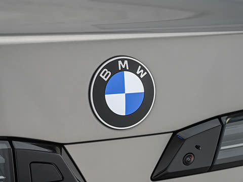 2027�� 740L �����