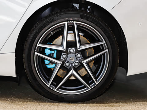 2025�� 710 Max��