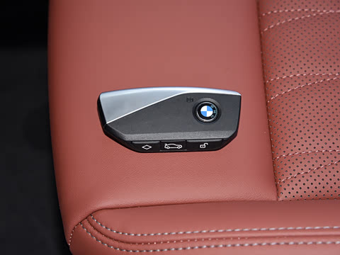 2026�� xDrive25Li X�����װ