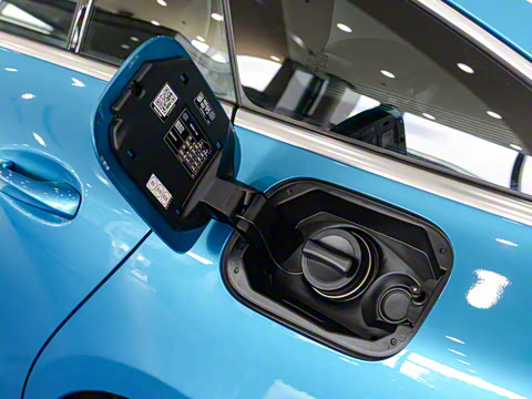 2025�� CLA 200 ���ܳ�