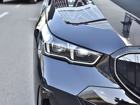 2026�� �Ŀ� eDrive 40L M�˶���װ