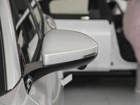 2025�� 210Ultra���Ȱ� 6��