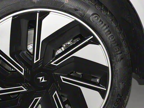 2025�� 210Ultra���Ȱ� 6��