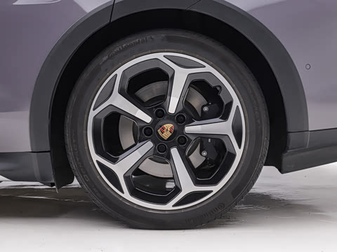 2026�� Taycan 4 Cross Turismo