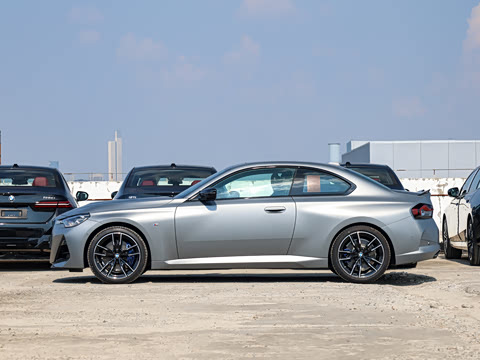 2025�� M240i xDrive