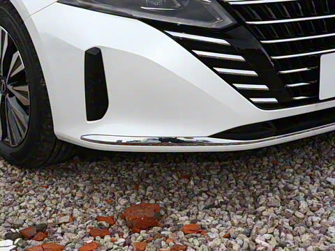 2025�� 2.0L XL-TLS ������