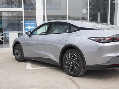 2025�� �Ŀ� 560PRO 185kW